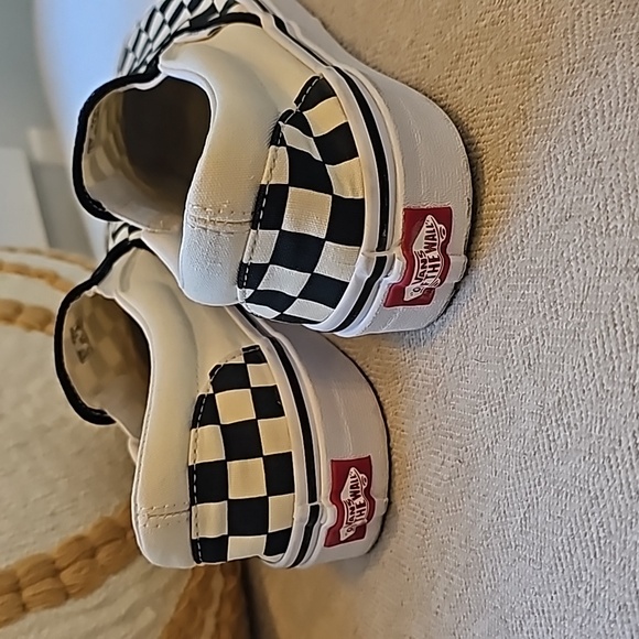 Vans slip on shoes NWOT - Picture 3 of 6